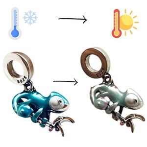 🦎 NWOT Color Changing Chameleon Charm ✨